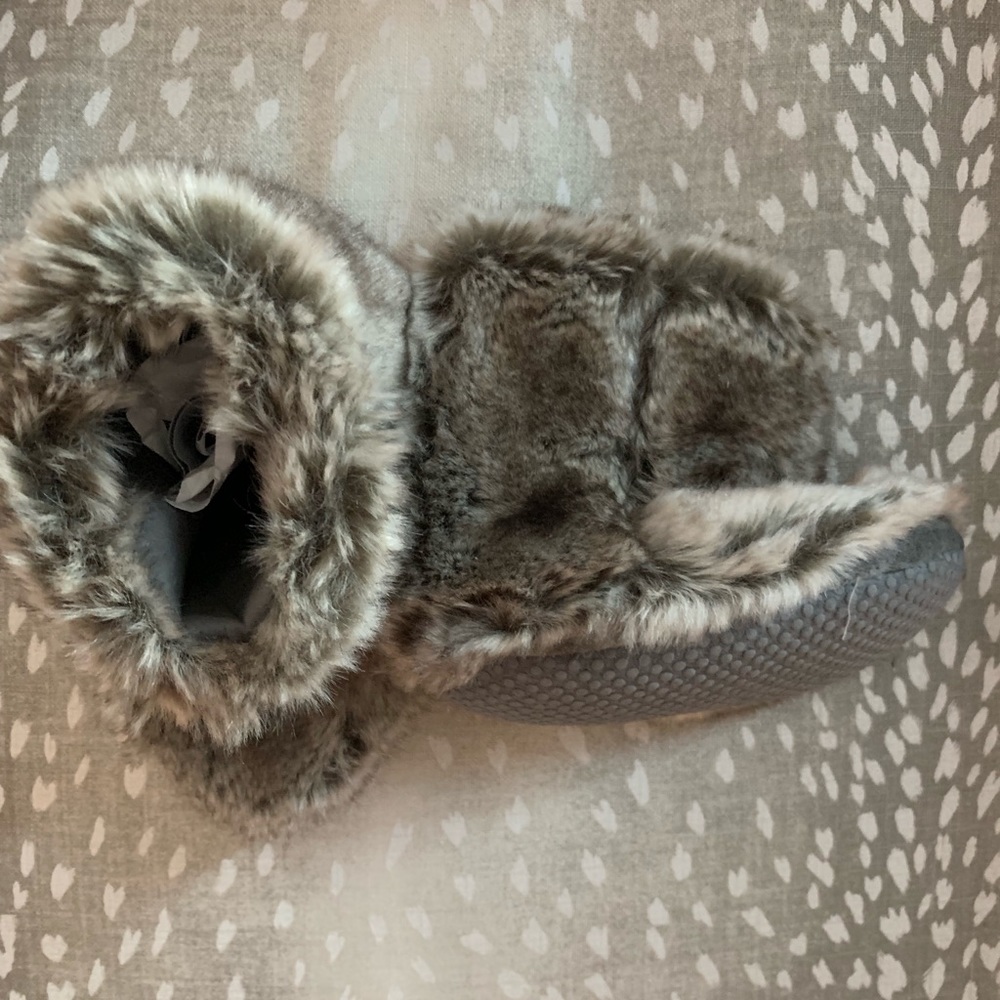 RESTORATION HARDWARE BABY AND CHILD SLIPPER BOOT